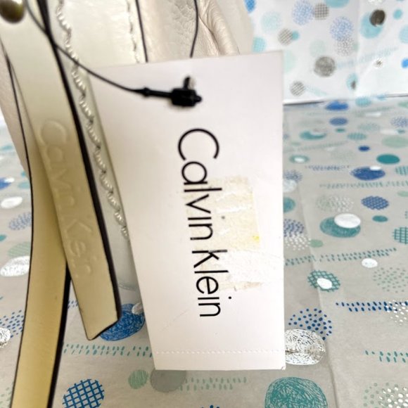CALVIN KLEIN CITY SAFARI WHITE HOBO FREE SHIPPING! - Picture 5 of 14